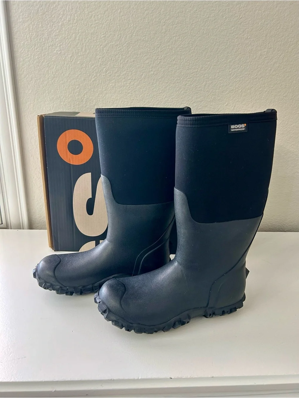 Bogs Mesa Men’s Waterproof Boots, size 8, NEW